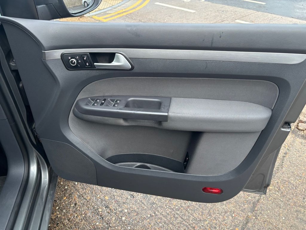 Used Volkswagen Touran 2015 for sale - 77188520: Photo 17