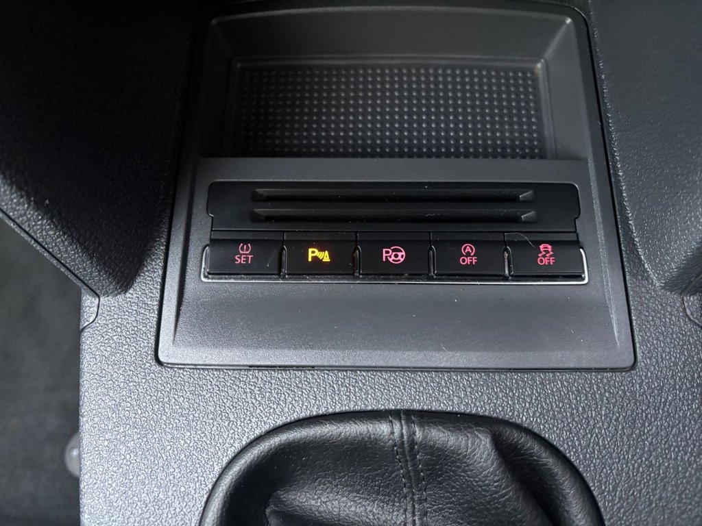 Used Volkswagen Touran 2015 for sale - 77188520: Photo 30