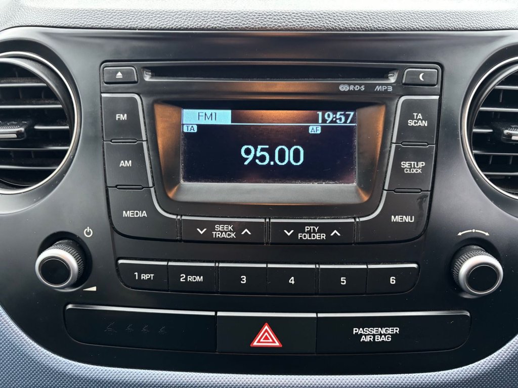 Used Hyundai i10 2014 for sale - 77027318: Photo 29