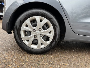 Used Hyundai i10 2014 for sale - 77027318: Photo