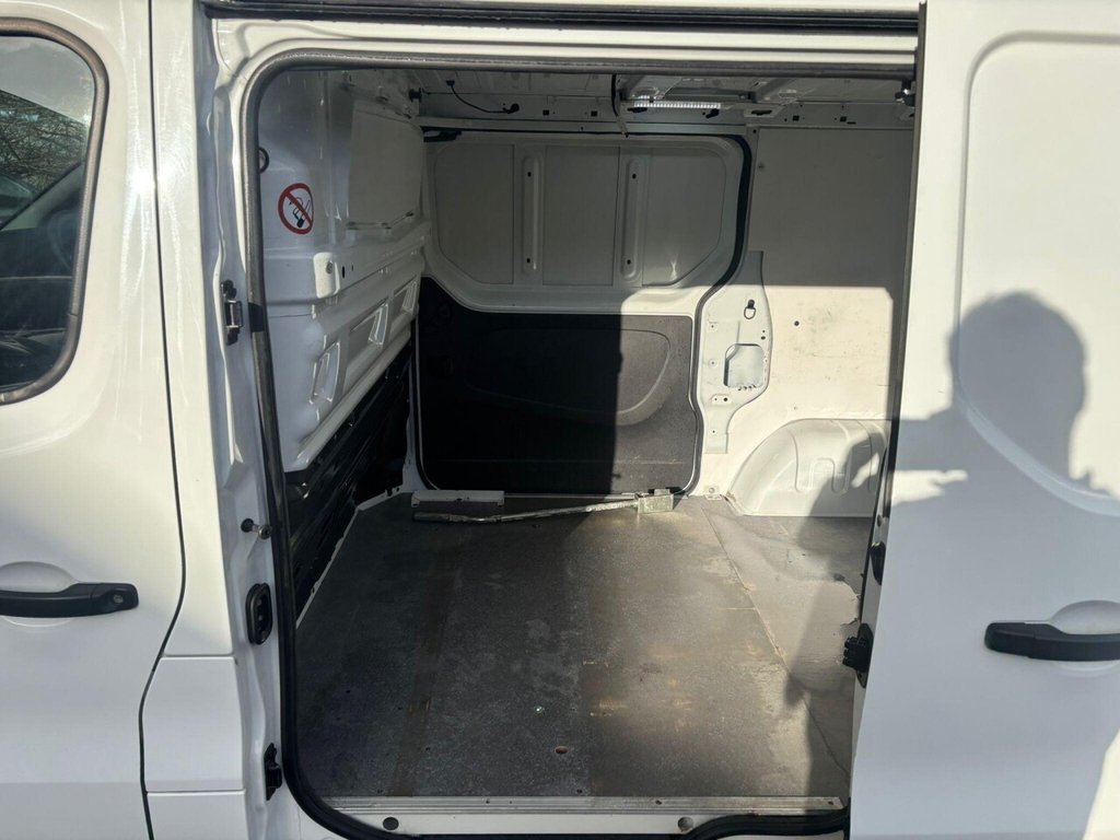 Used Vauxhall Vivaro 2018 for sale - 78030834: Photo 11