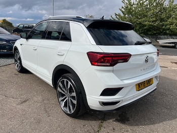 Used Volkswagen T-Roc 2018 for sale - 75775793: Photo