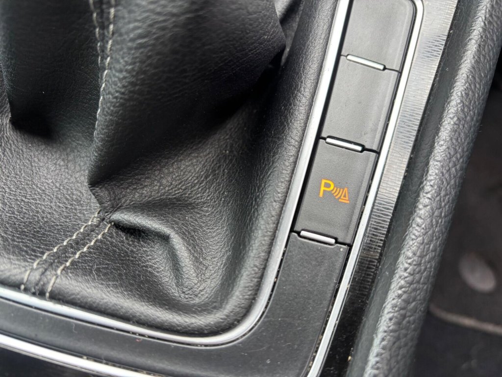 Used Volkswagen Golf 2016 for sale - 77905196: Photo 37