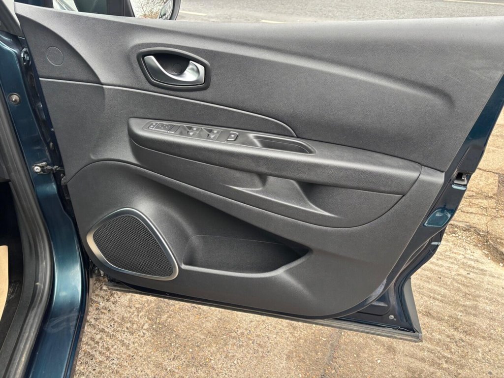 Used Renault Captur 2017 for sale - 77631934: Photo 18