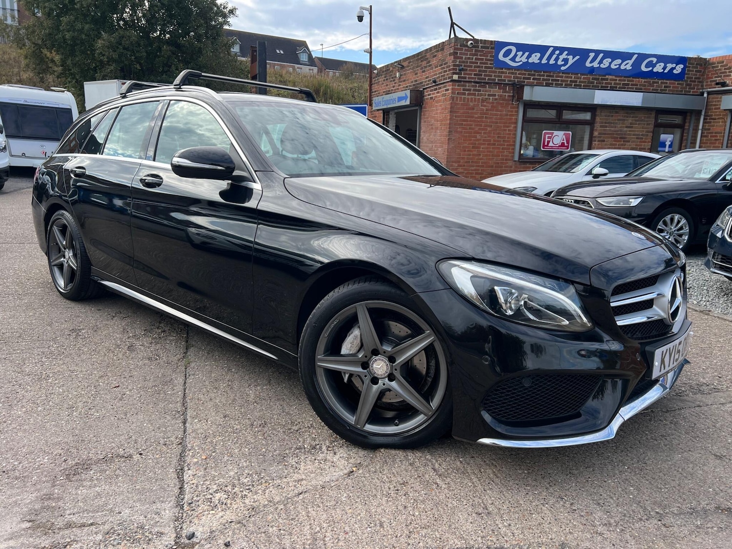 Used Mercedes-Benz C Class 2015 for sale - 76027120: Photo 2