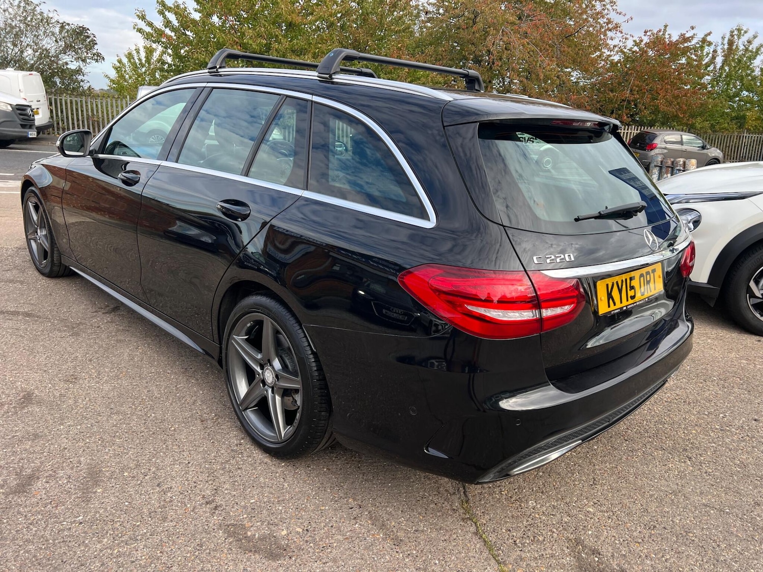 Used Mercedes-Benz C Class 2015 for sale - 76027120: Photo 3