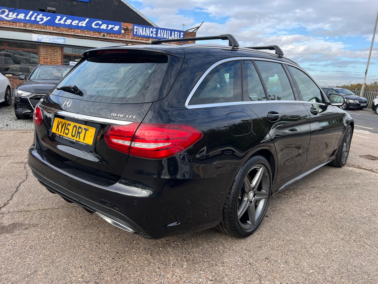 Used Mercedes-Benz C Class 2015 for sale - 76027120: Photo 4