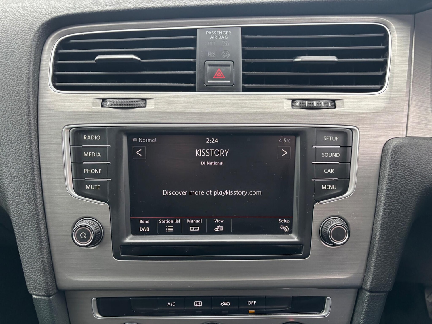 Used Volkswagen Golf 2015 for sale - 76714384: Photo 33