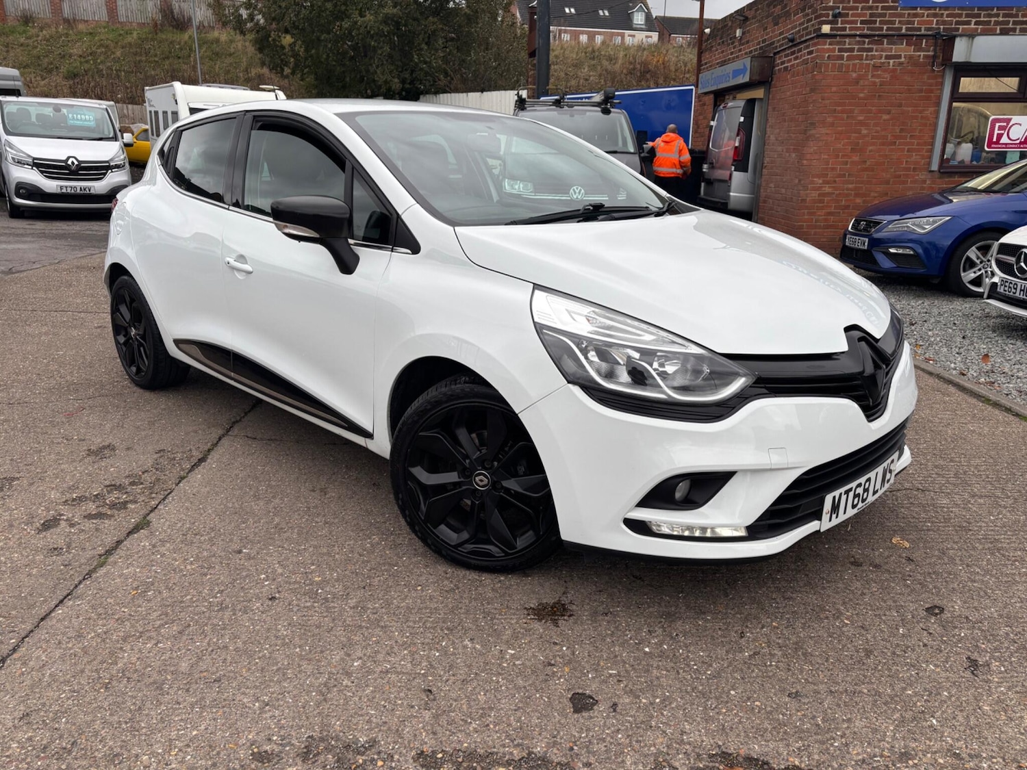 Used Renault Clio 2018 for sale - 76585015: Photo 3