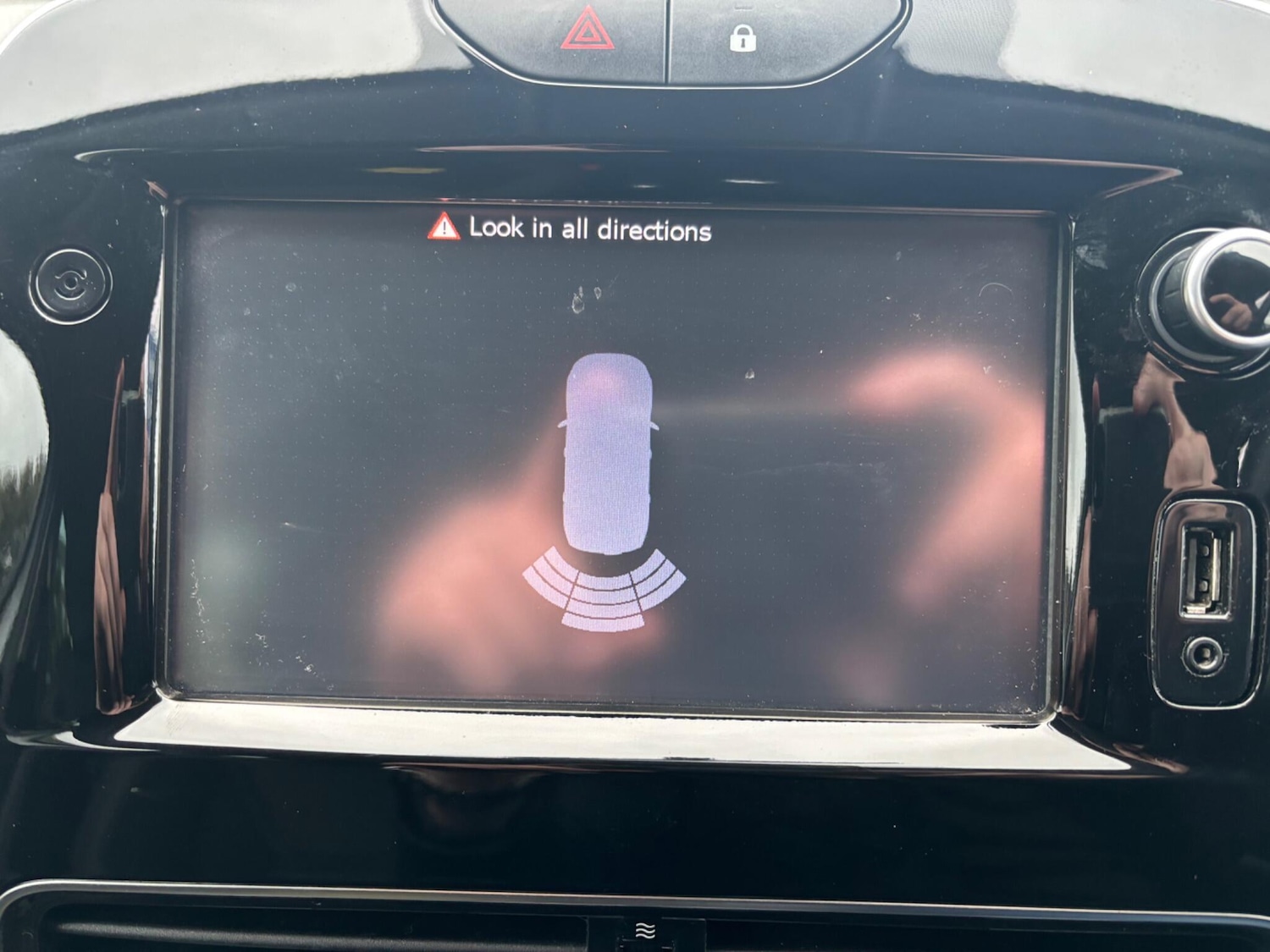 Used Renault Clio 2018 for sale - 76585015: Photo 33