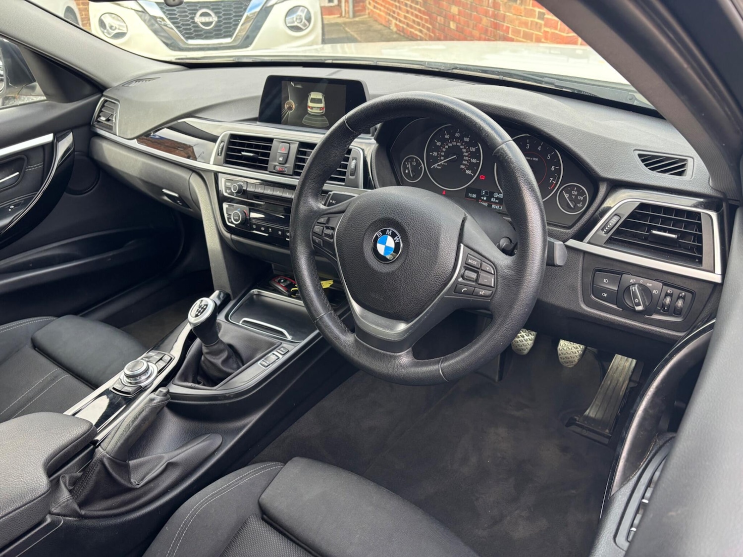 Used BMW 3 Series 2017 for sale - 76457608: Photo 11