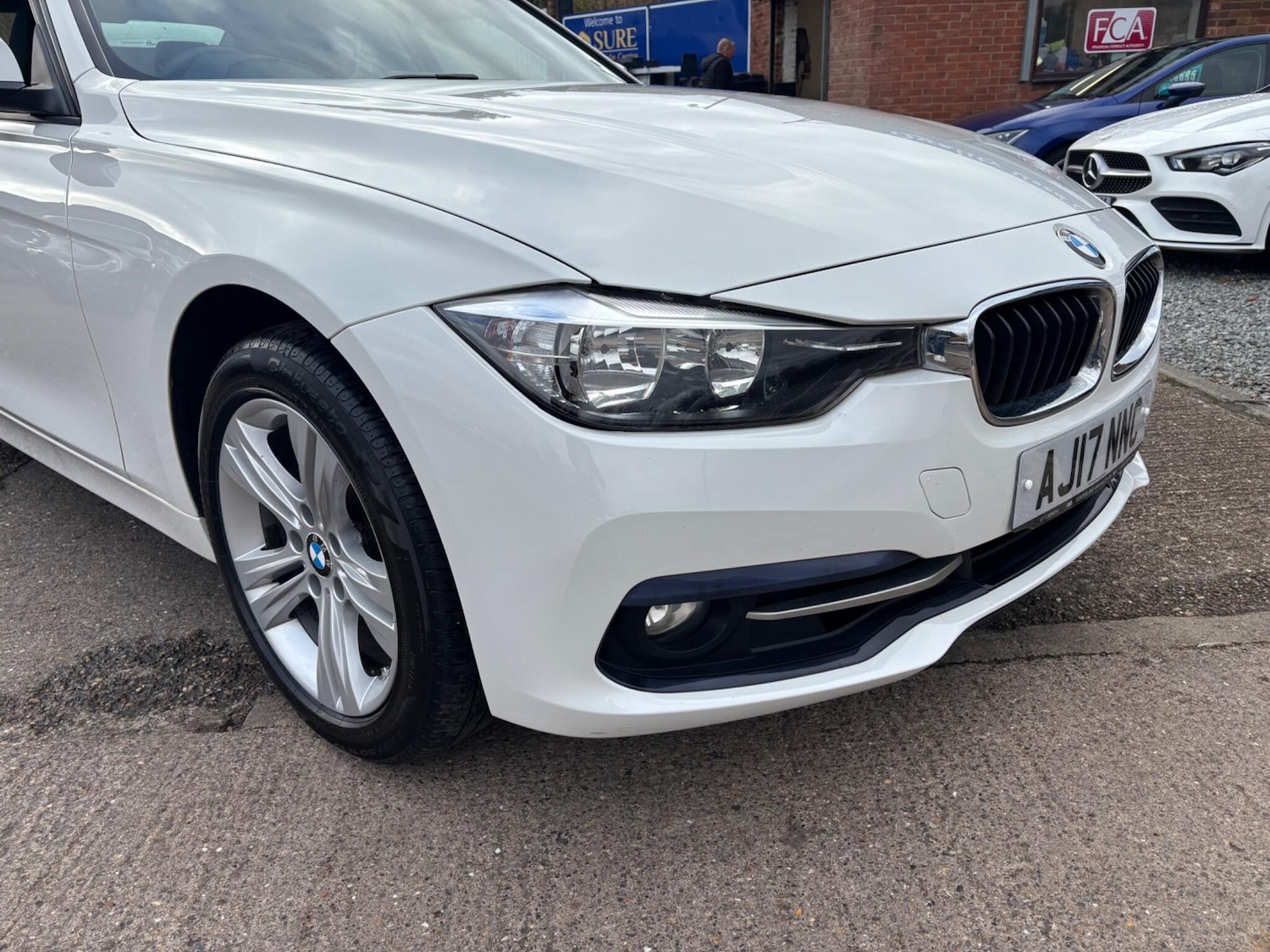 Used BMW 3 Series 2017 for sale - 76457608: Photo 2