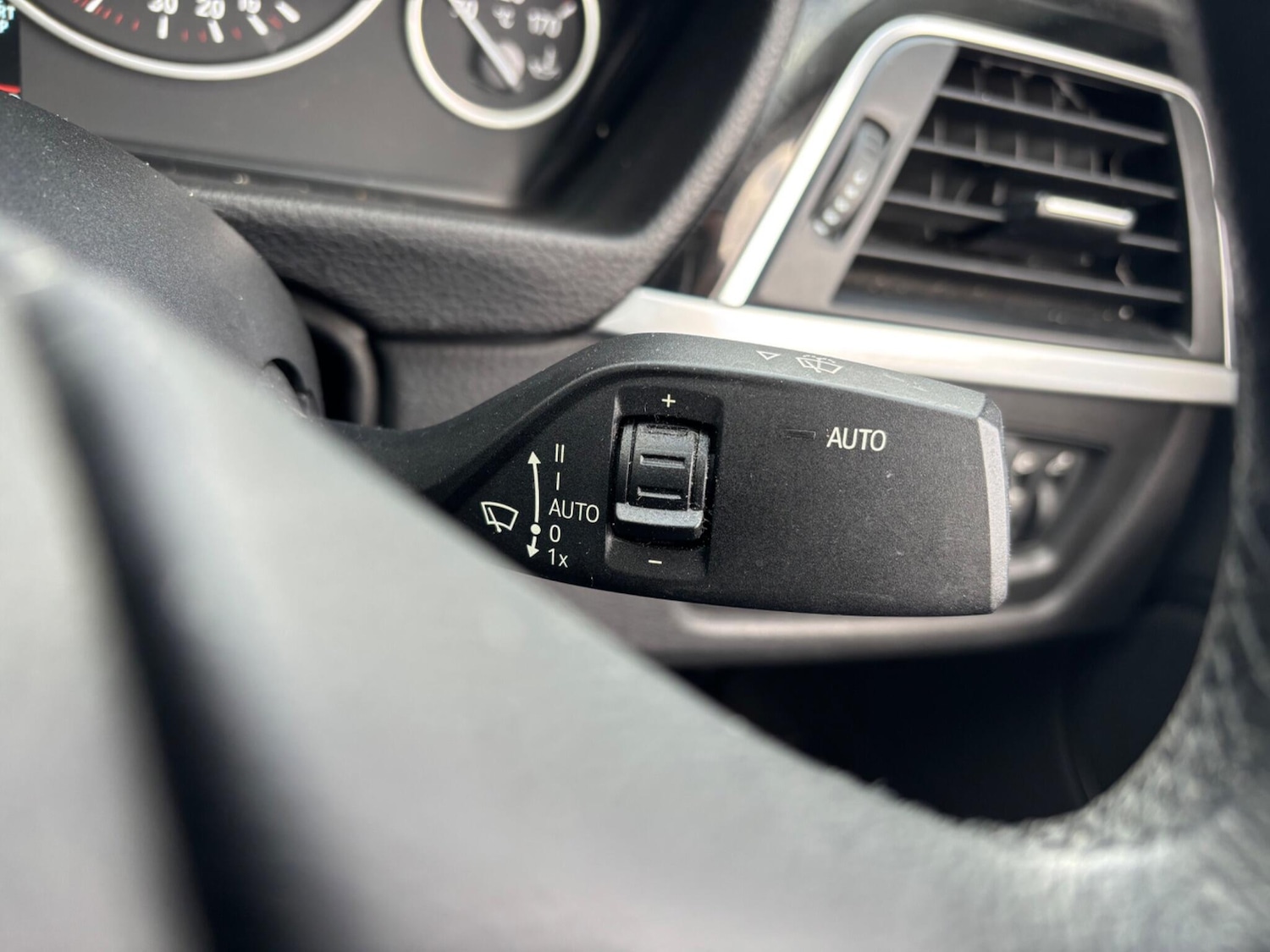 Used BMW 3 Series 2017 for sale - 76457608: Photo 28