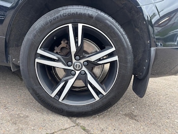 Used Volvo XC60 2018 for sale - 78597924: Photo