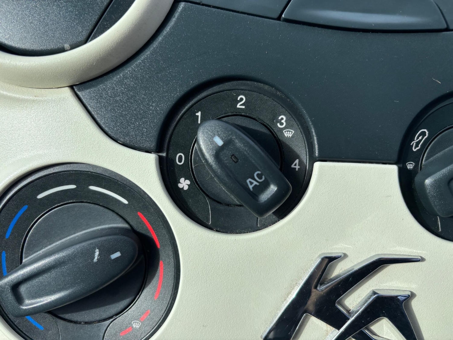 Used Ford Ka 2014 for sale - 76398951: Photo 25