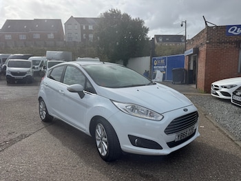 Used Ford Fiesta 2015 for sale - 75870924: Photo