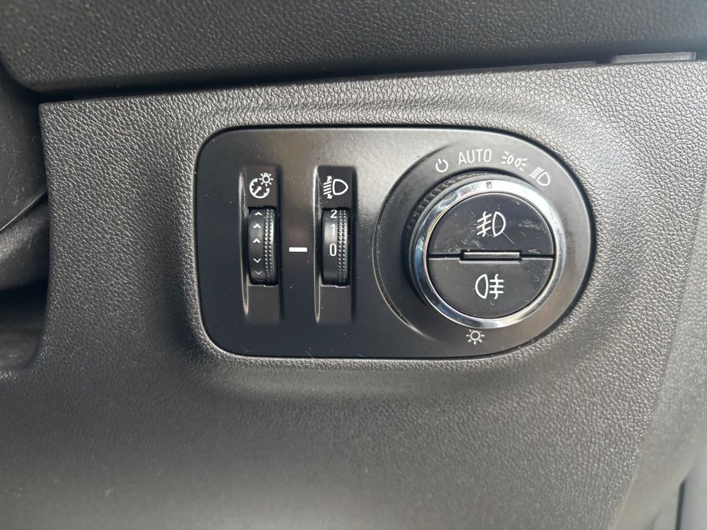 Used Vauxhall Corsa 2015 for sale - 77212876: Photo 19