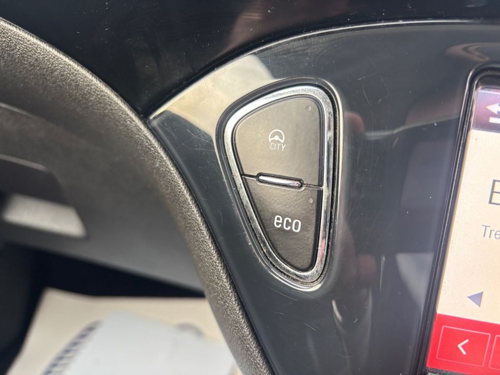 Used Vauxhall Corsa 2015 for sale - 77212876: Photo 30