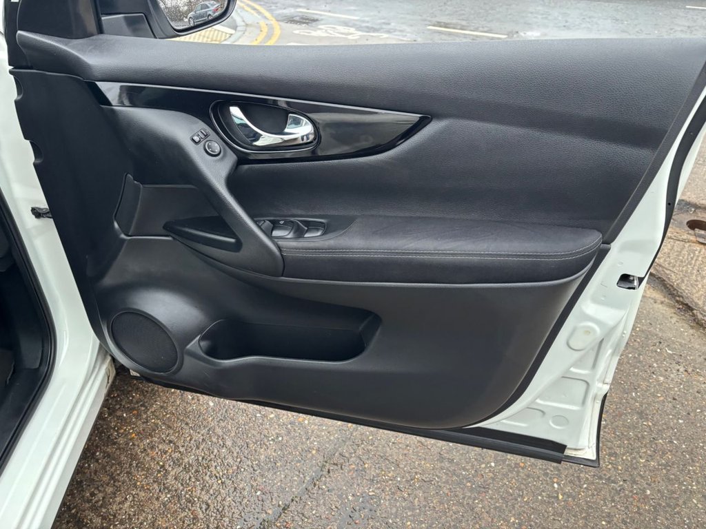 Used Nissan Qashqai 2016 for sale - 77342101: Photo 17