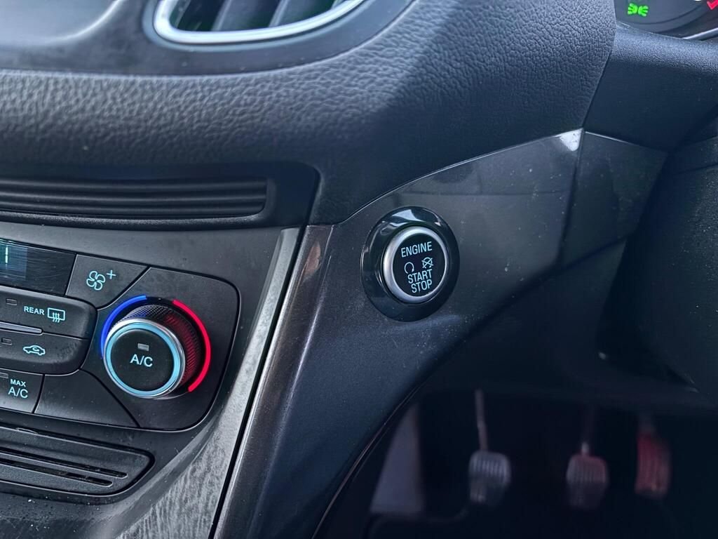 Used Ford C-Max 2017 for sale - 76945370: Photo 28