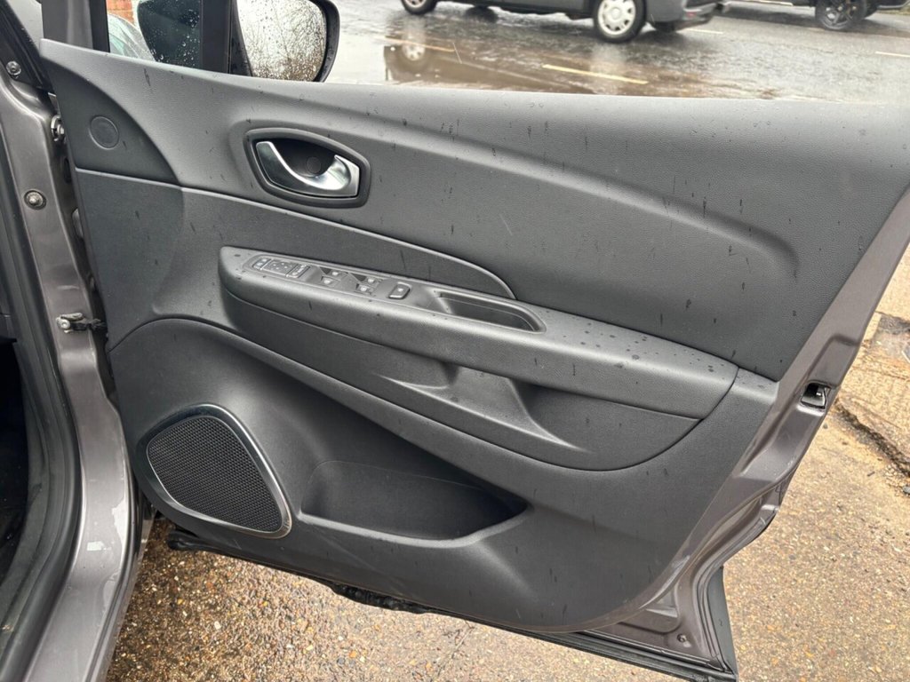 Used Renault Captur 2017 for sale - 77850381: Photo 19