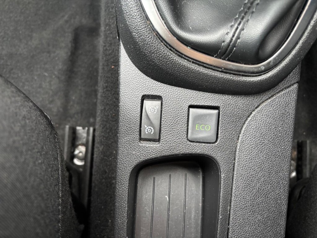 Used Renault Captur 2017 for sale - 77850381: Photo 31