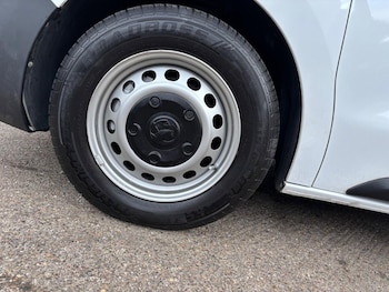 Used Vauxhall Vivaro 2023 for sale - 79322935: Photo