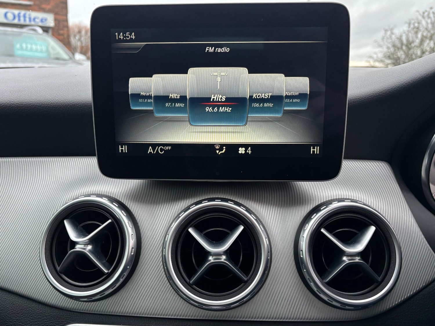 Used Mercedes-Benz GLA 2017 for sale - 76887043: Photo 32