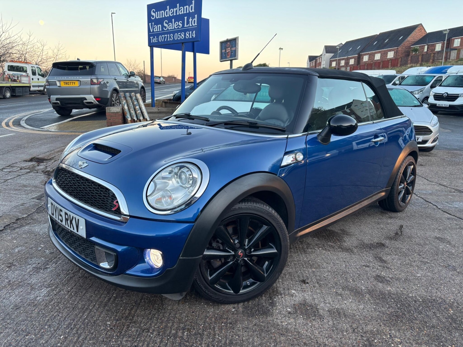 Used MINI Convertible 2015 for sale - 76801060: Photo 1