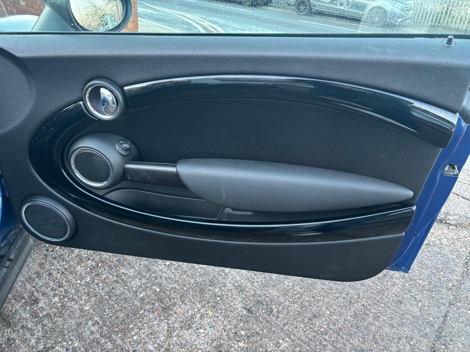 Used MINI Convertible 2015 for sale - 76801060: Photo 17