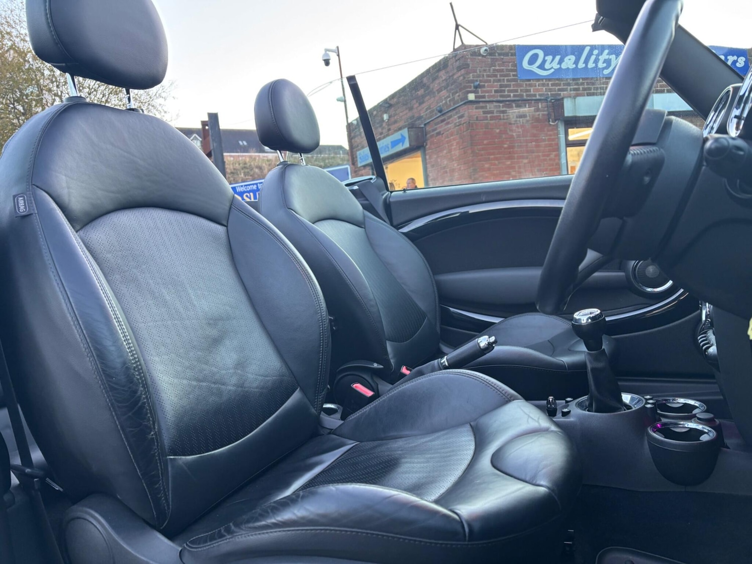 Used MINI Convertible 2015 for sale - 76801060: Photo 21