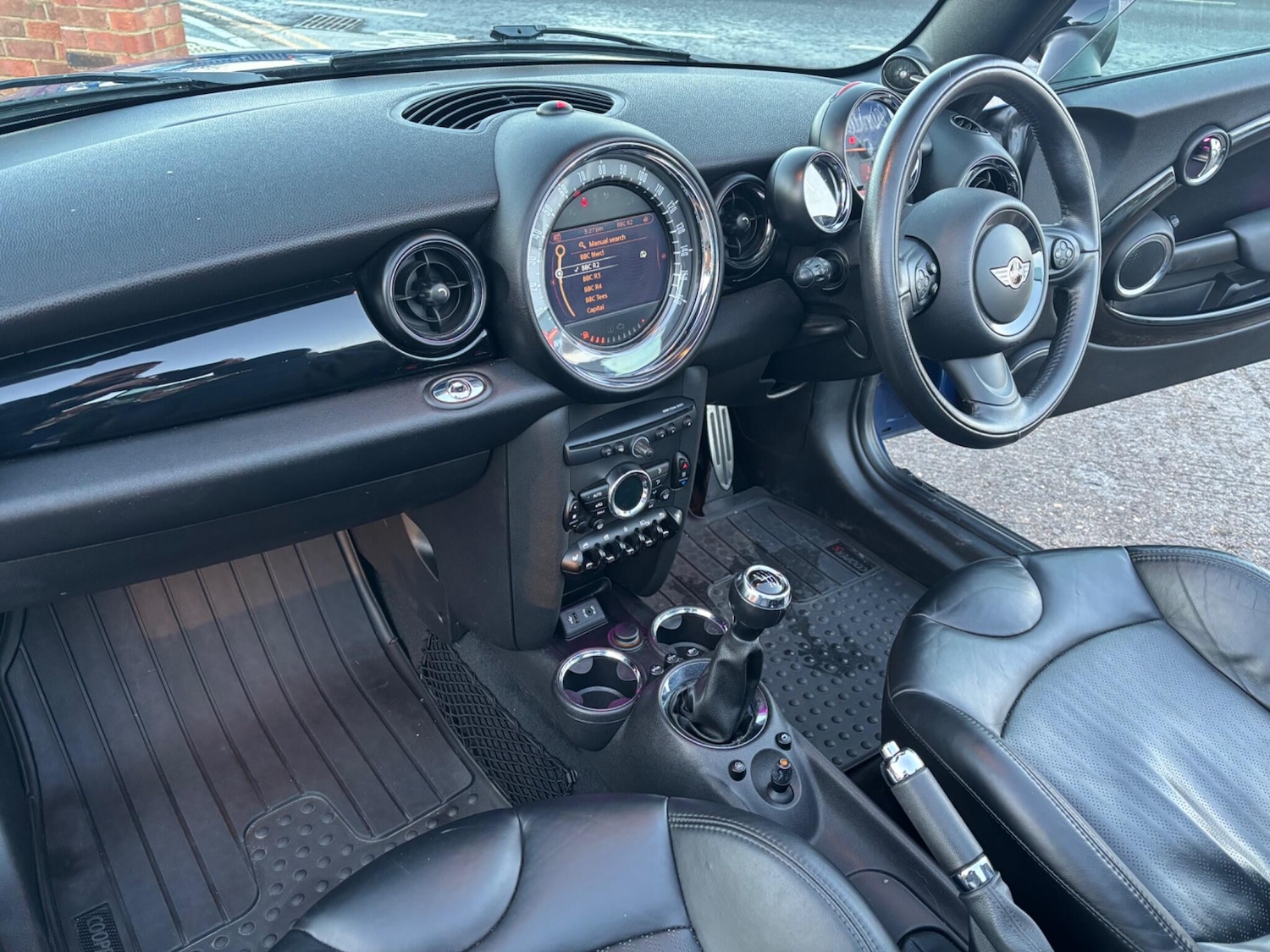 Used MINI Convertible 2015 for sale - 76801060: Photo 28