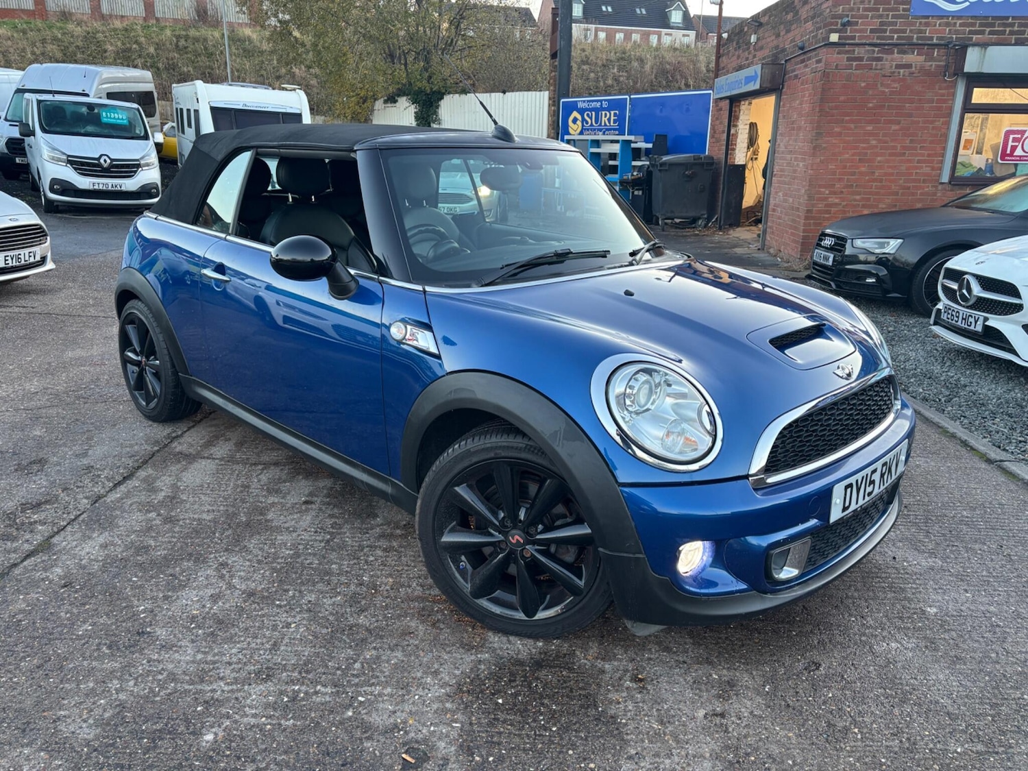 Used MINI Convertible 2015 for sale - 76801060: Photo 3