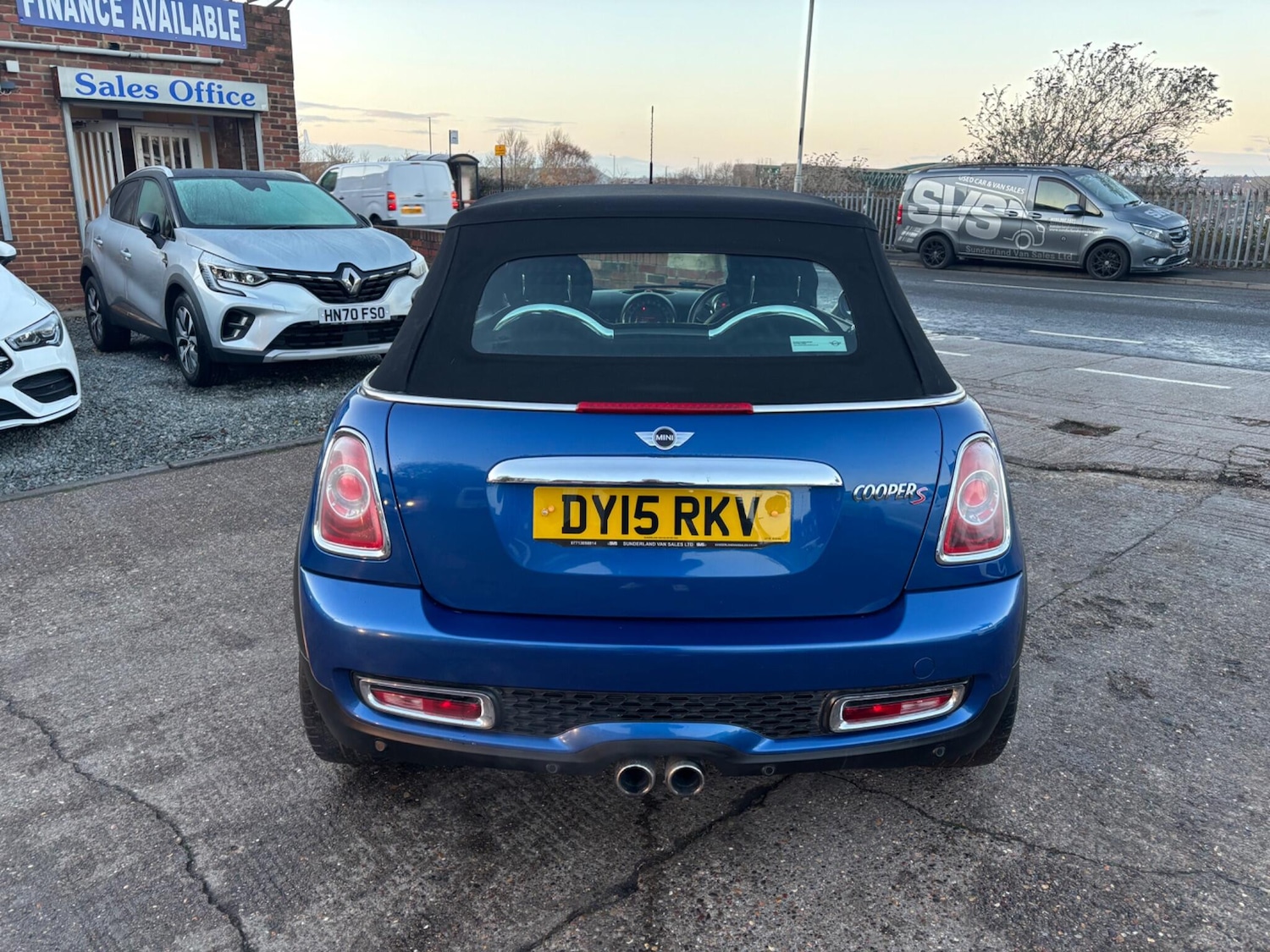 Used MINI Convertible 2015 for sale - 76801060: Photo 6