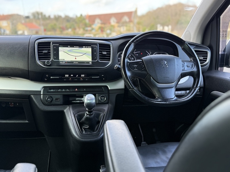 Used Peugeot Traveller 2018 for sale - 77821879: Photo 2