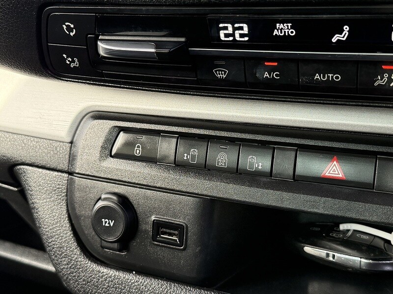 Used Peugeot Traveller 2018 for sale - 77821879: Photo 30