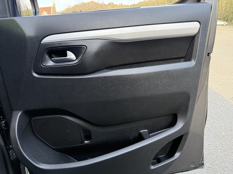 Used Peugeot Traveller 2018 for sale - 77821879: Photo 42