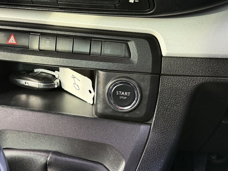 Used Peugeot Traveller 2018 for sale - 77821879: Photo 44