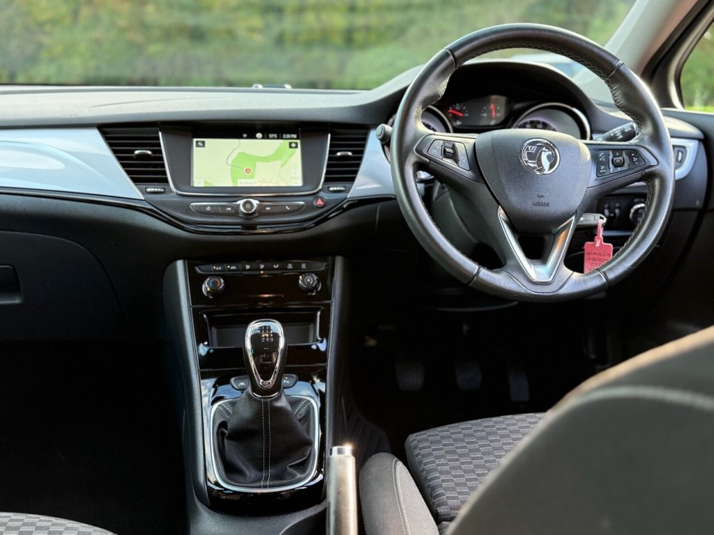 Used Vauxhall Astra 2020 for sale - 76338405: Photo 2
