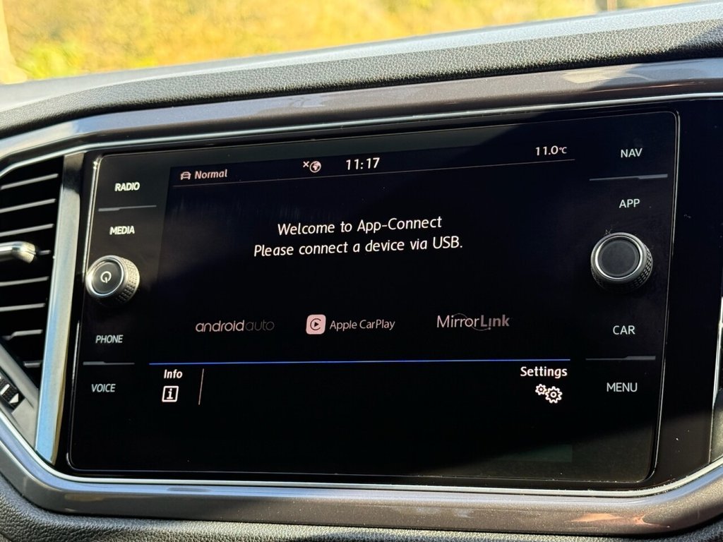 Used Volkswagen T-Roc 2020 for sale - 76367825: Photo 23