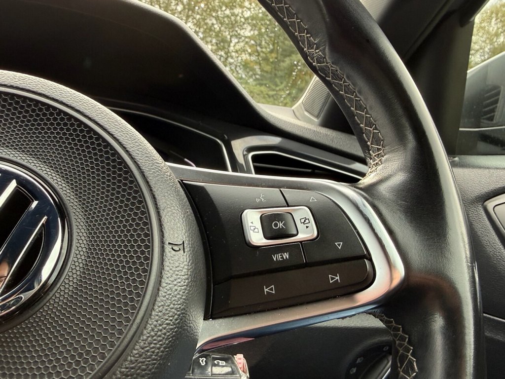 Used Volkswagen T-Roc 2019 for sale - 76338392: Photo 38