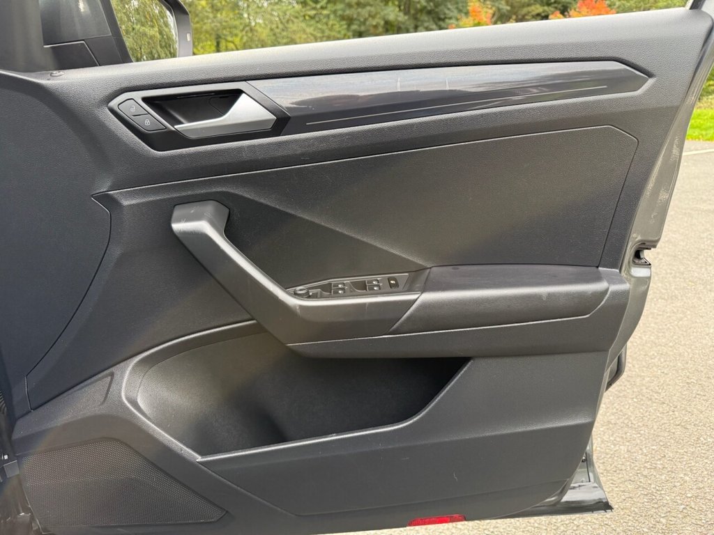 Used Volkswagen T-Roc 2019 for sale - 76338392: Photo 39