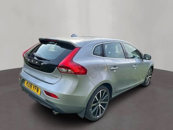 Used Volvo V40 2018 for sale - 78371537: Photo