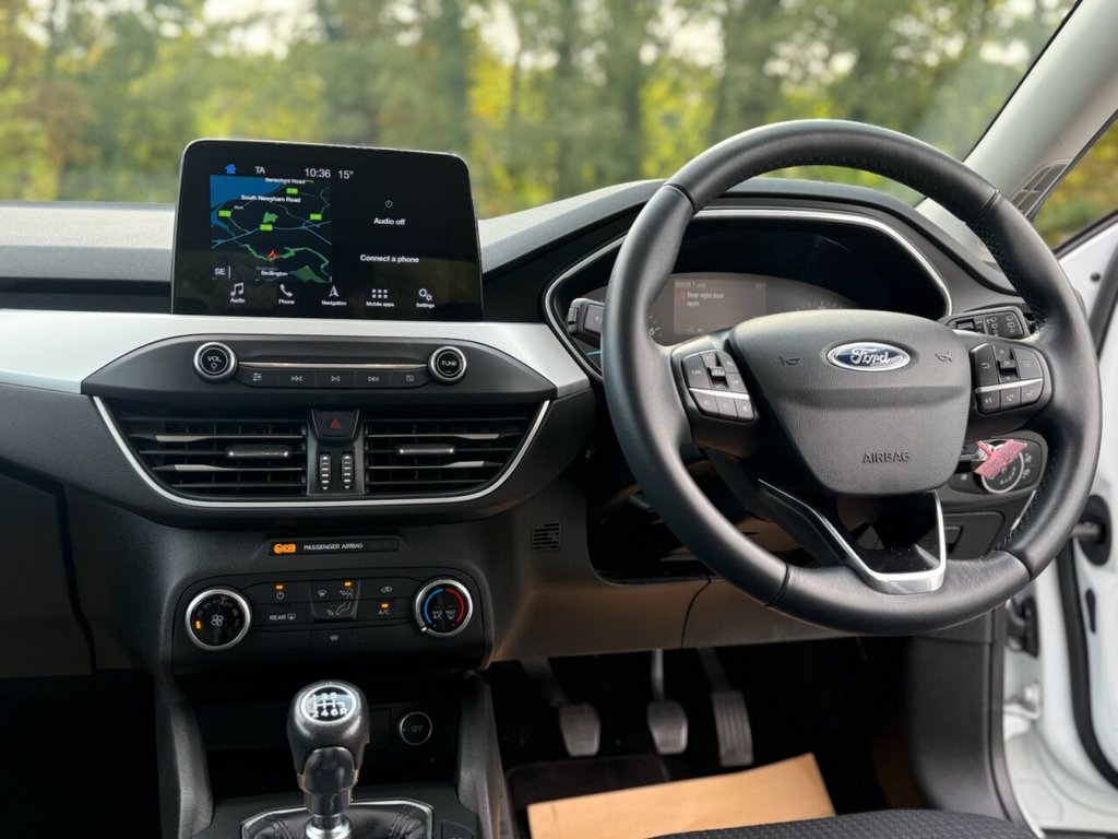 Used Ford Focus 2018 for sale - 76338394: Photo 2