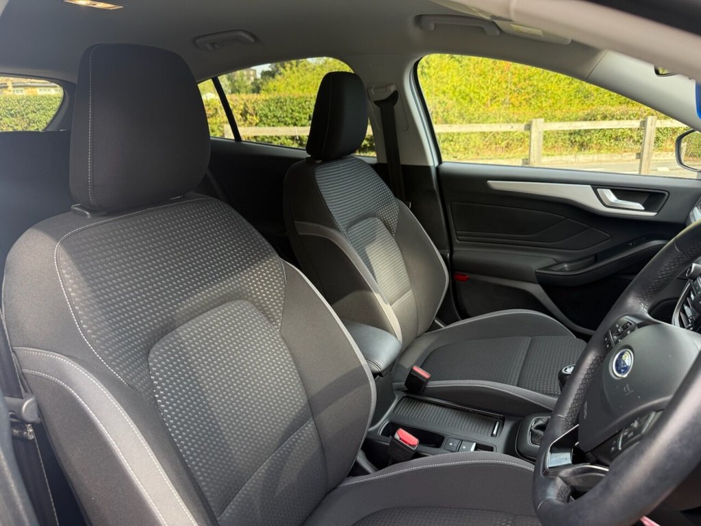 Used Ford Focus 2018 for sale - 76338394: Photo 3