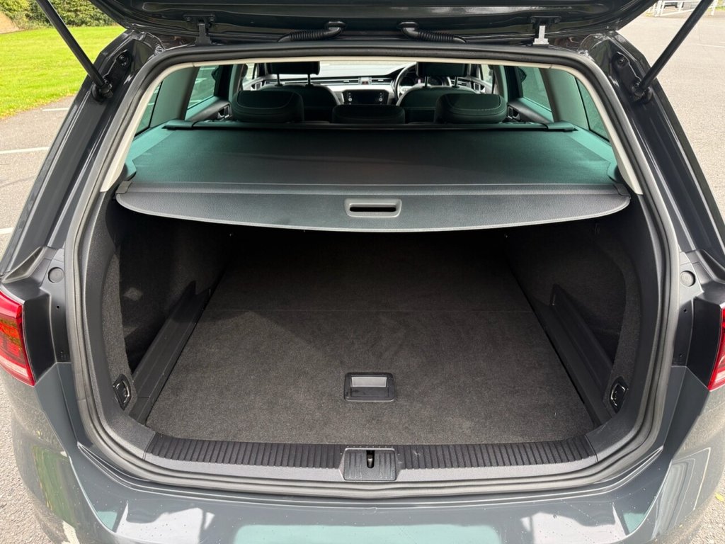 Used Volkswagen Passat 2020 for sale - 76338389: Photo 14