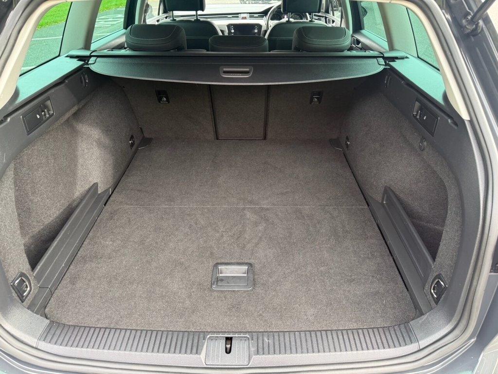 Used Volkswagen Passat 2020 for sale - 76338389: Photo 17