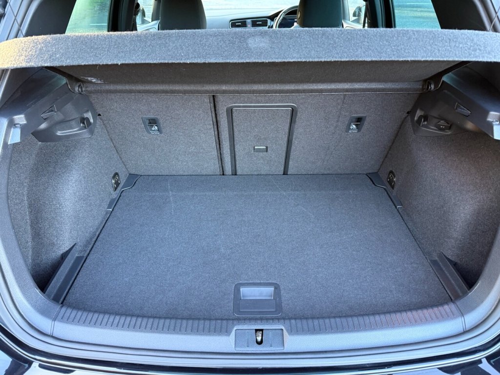 Used Volkswagen Golf 2017 for sale - 76590932: Photo 17