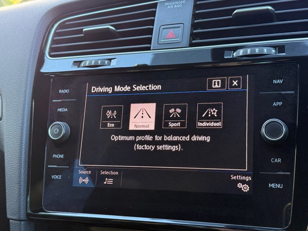 Used Volkswagen Golf 2017 for sale - 76590932: Photo 22