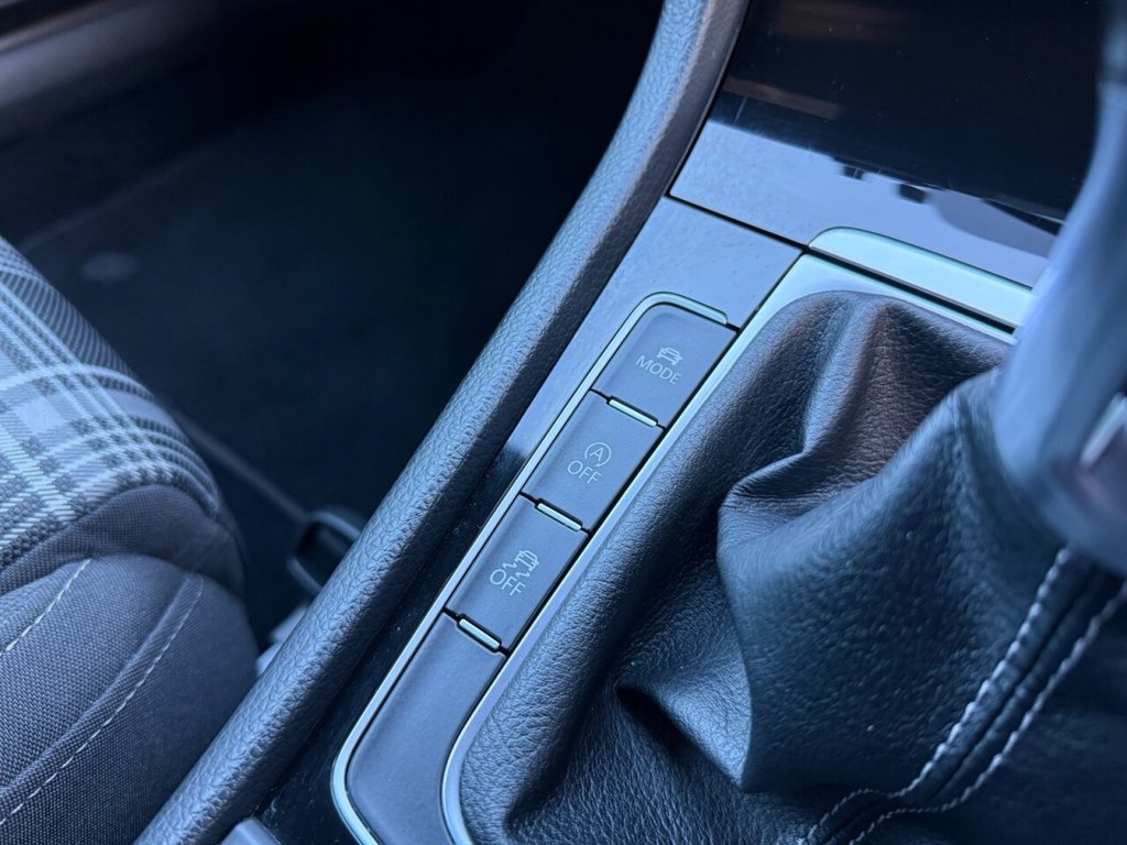 Used Volkswagen Golf 2017 for sale - 76590932: Photo 33